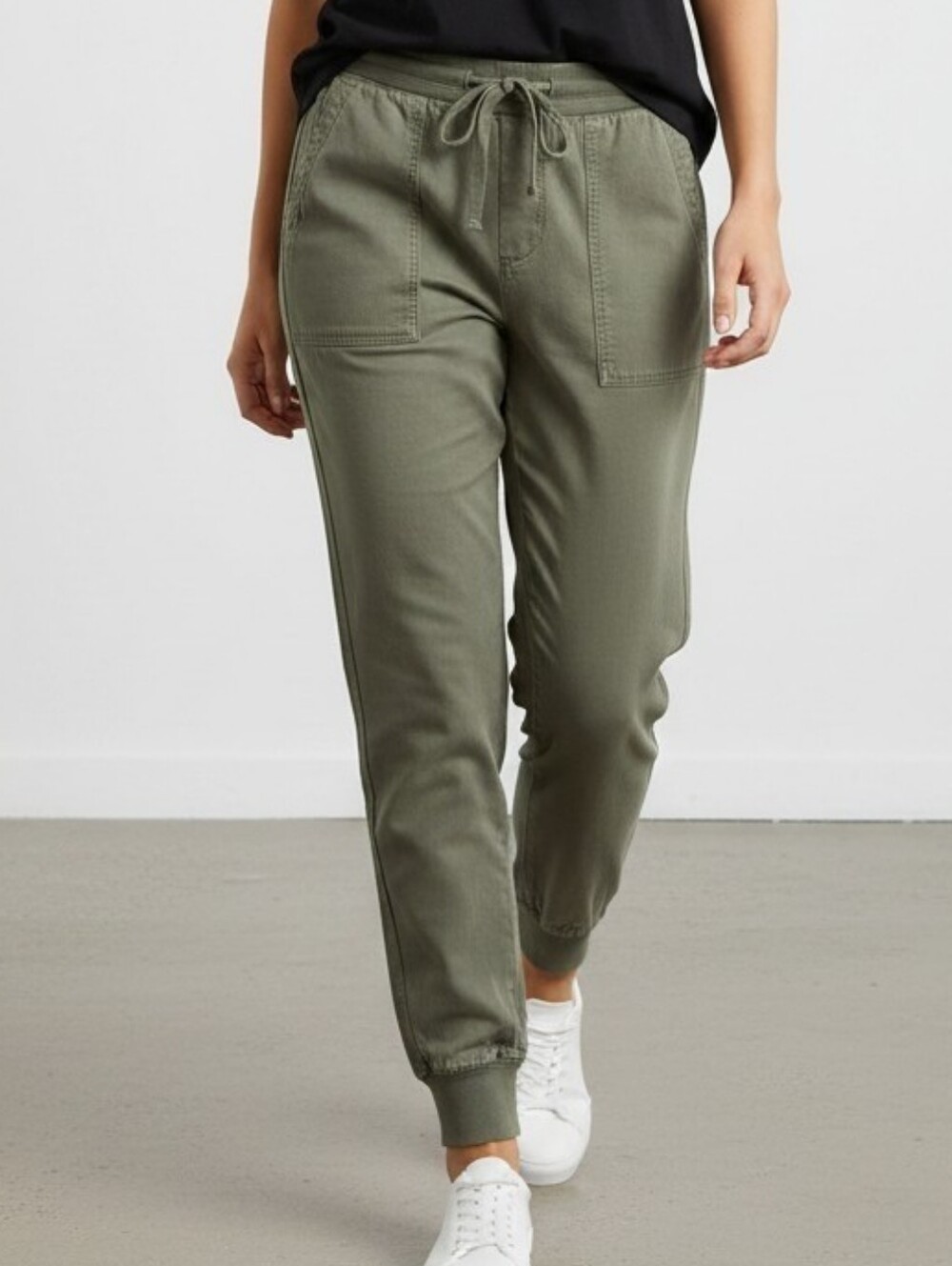 GAP Women's Utility Jogger In olive Green S